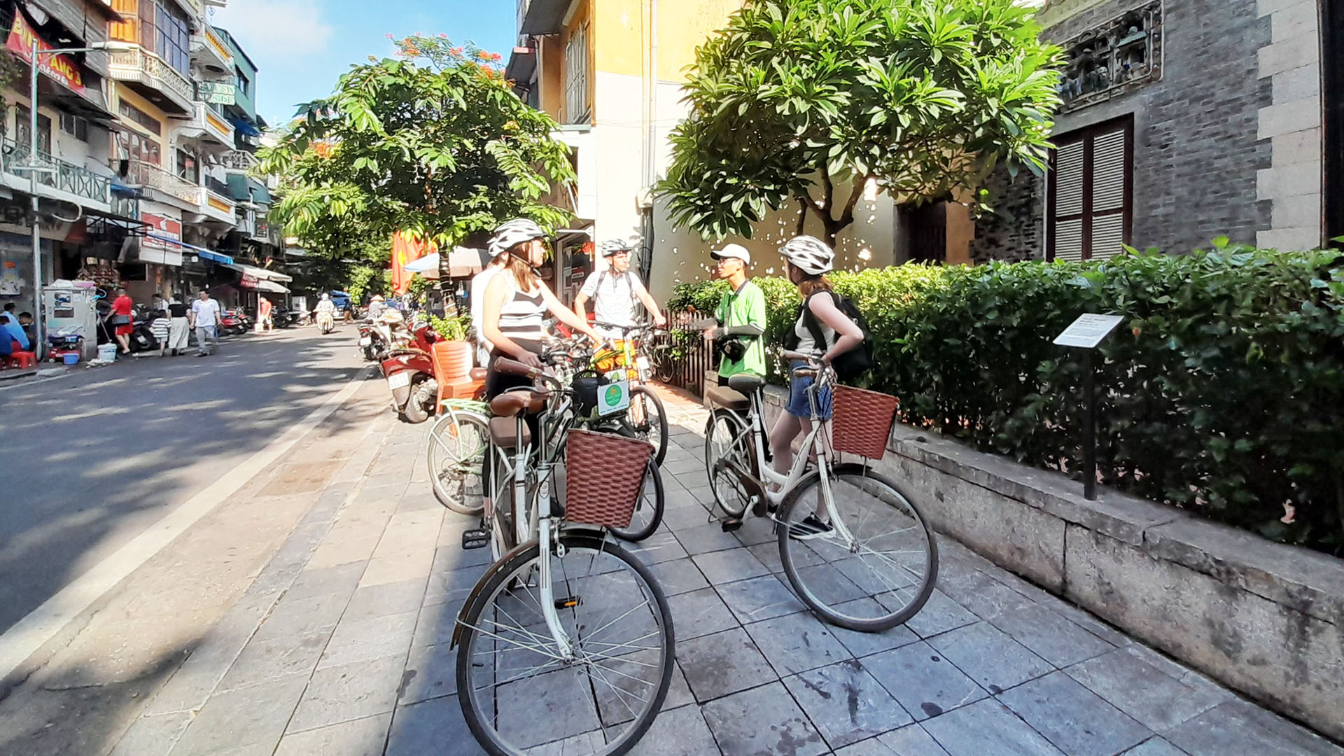 hanoi biking tour