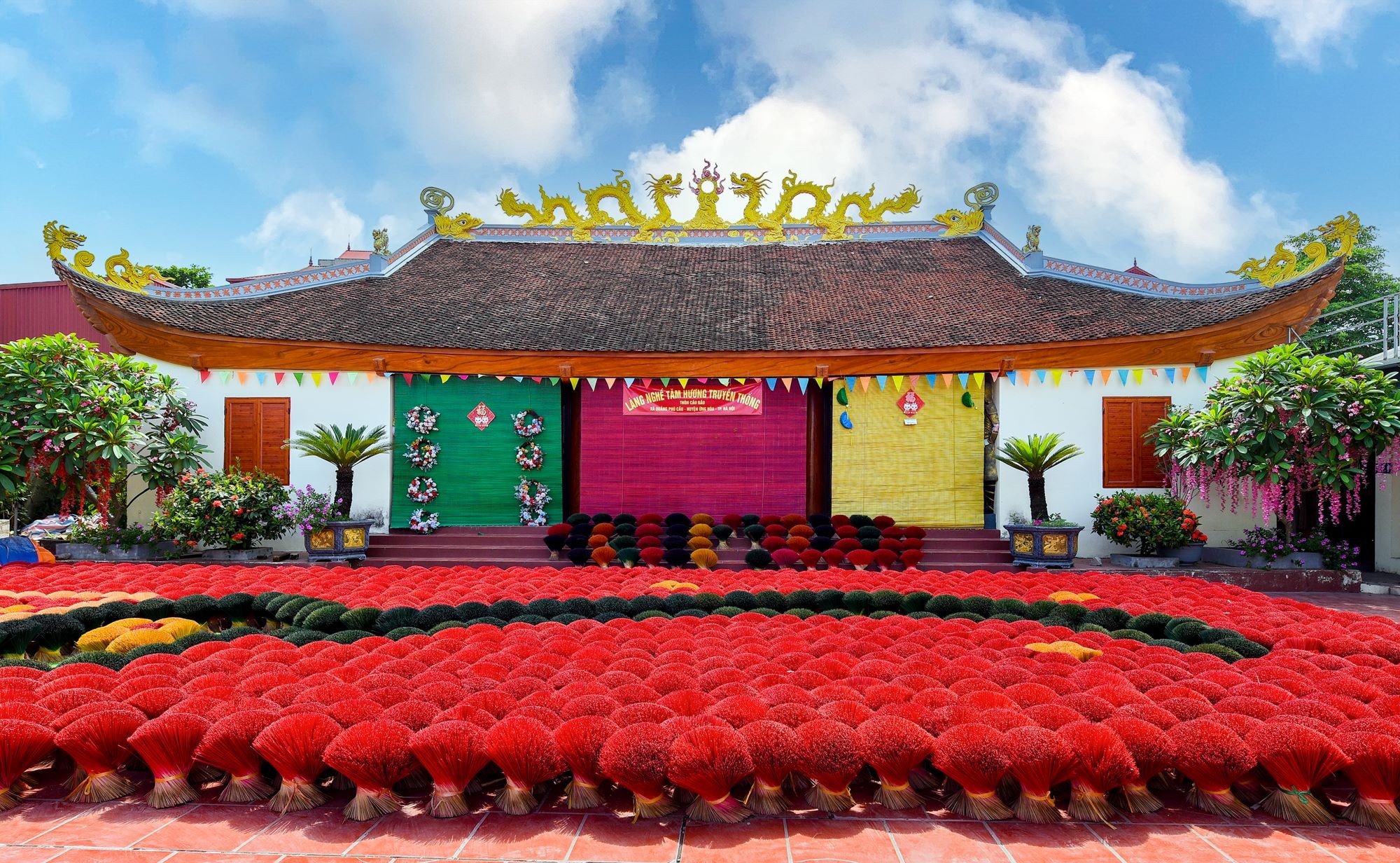 24-lang-nghe-tam-huong-quang-phu-cau-1699278604